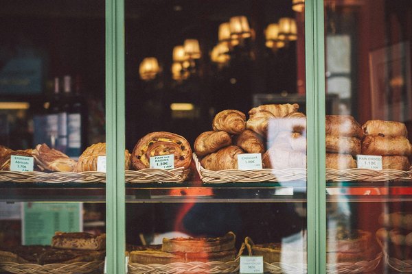 Comment déplacer une grande vitrine de collectionneur ?