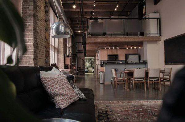 Quelles astuces pour fabriquer un lit mezzanine robuste et sécurisé pour un enfant ?