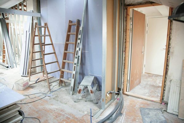 Quelles sont les meilleures pratiques pour la rénovation d'une façade classée ou protégée ?